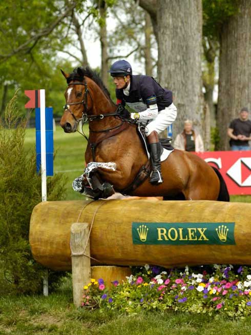 William Foxx-Pitt and Parklane Hawk tackle a cross country obstacle.