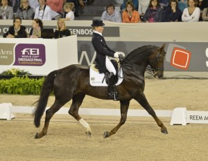 Helen Langehanenberg (GER) and Damon Hill NRW ride the extended trot.