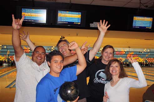 LAEC's Bowled Tendons pose for a team shot.