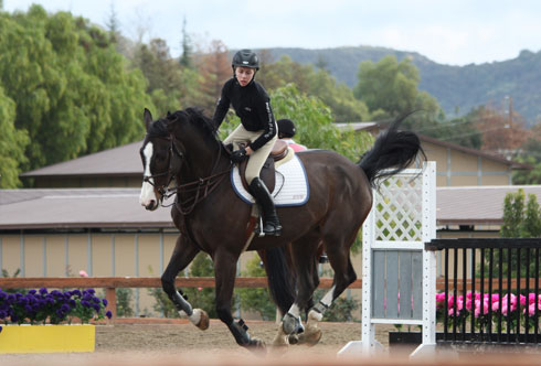 Hannah Selleck and Bauer showcase a bouncy canter.