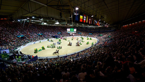 Wide-shot of the ring from the rafters of the Scandanavium.