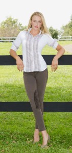 Girl wearing a Le Fash show shirt striped in pink.