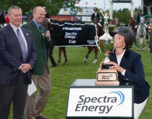 Reed Kessler kisses her trophy.